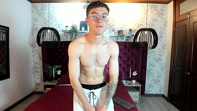 Lil James online show from May 10, 8:10 pm
