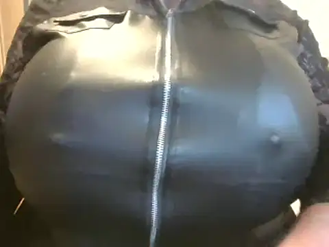 guywithboobs online show from March 17, 5:43 am