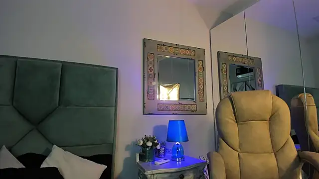 Mr Strike online show from November 27, 3:21 am