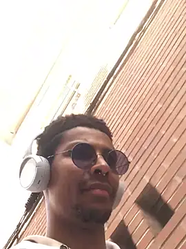 Albert Madrid online show from November 6, 1:47 pm