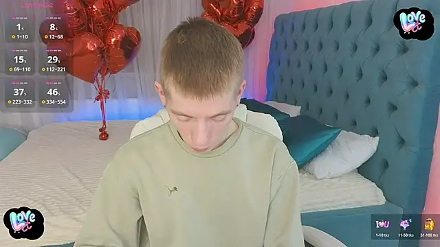 Cristian  Dior online show from February 13, 9:20 pm