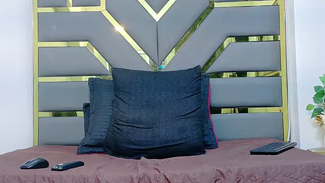 Neytanmalcon online show from December 18, 9:11 pm