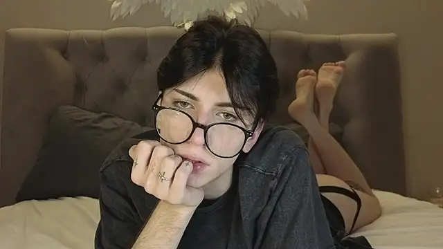 Oliver star boy  online show from January 7, 3:33 am