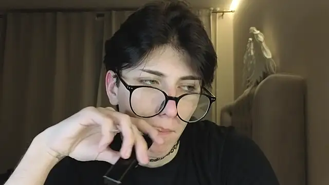 Oliver star boy  online show from January 14, 4:55 pm