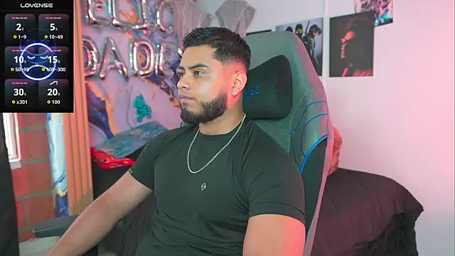 Tiler wolker online show from March 30, 9:05 pm