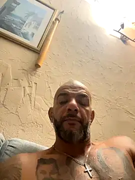 latino2211 online show from October 29, 2:25 am