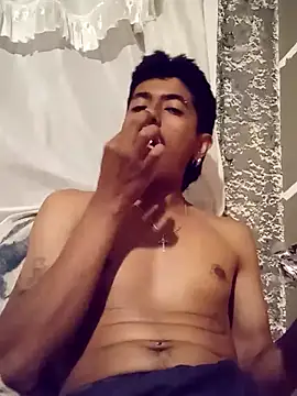 SkinniYamo online show from April 8, 2:23 am