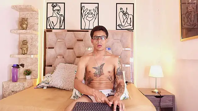 Andrew Haalls online show from February 21, 9:05 pm