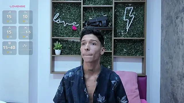 Max Steell online show from November 2, 1:54 am