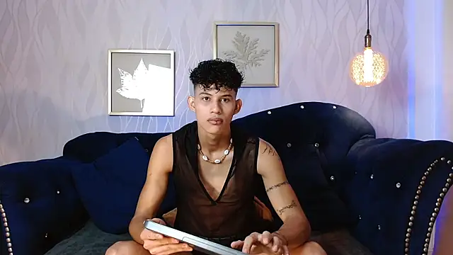 KamiSuarez online show from November 3, 1:24 pm