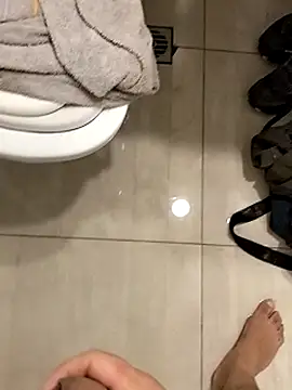 xoldie23 online show from April 18, 2:07 pm