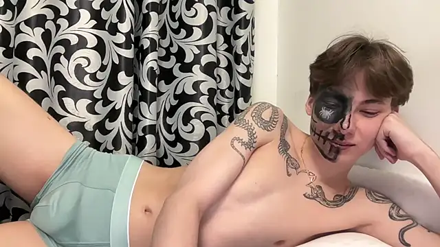 Snapshot of aplant_ chatting on October 30, 11:39 pm aplant  online show from October 30, 11:39 pm