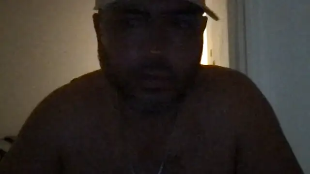 ezrah23 online show from December 3, 7:20 pm