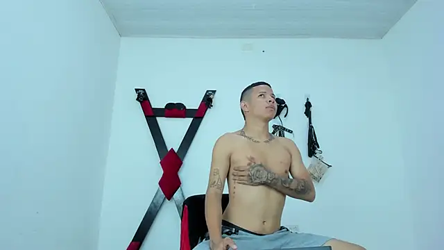 Steven19 LatinBoy online show from November 10, 11:26 am