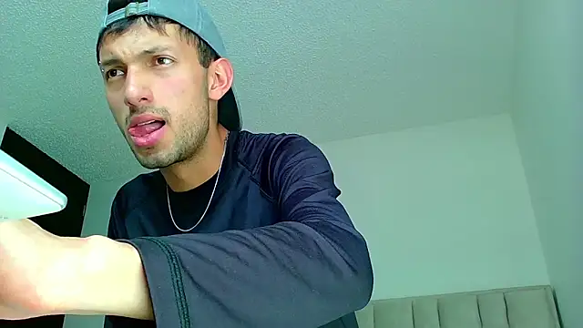 dylan drakee online show from January 10, 3:05 pm