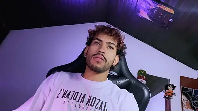 3v1l online show from December 3, 1:44 am