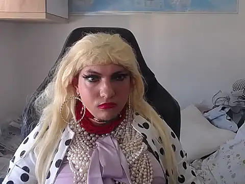 VanesaCrossic online show from April 24, 9:33 am