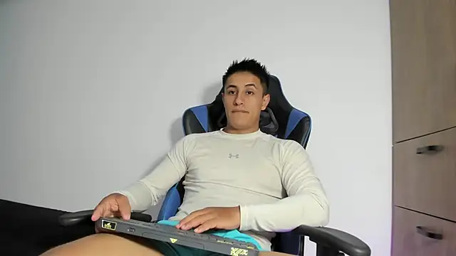 dorman boy online show from March 2, 3:06 am