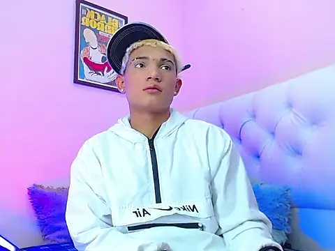 bad boy hottx online show from November 11, 7:35 am