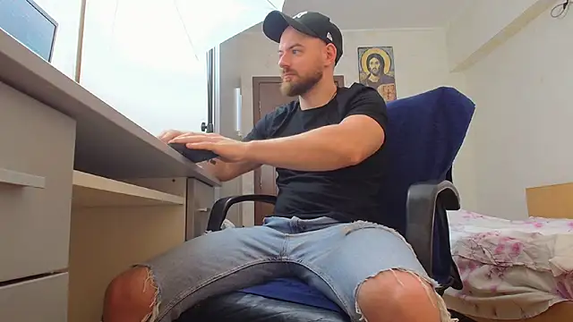 Ryanstone  online show from June 10, 7:21 am