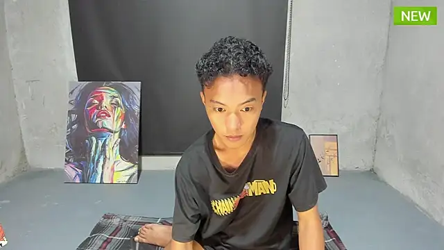 UrBigFatAsianCock online show from November 3, 12:20 pm