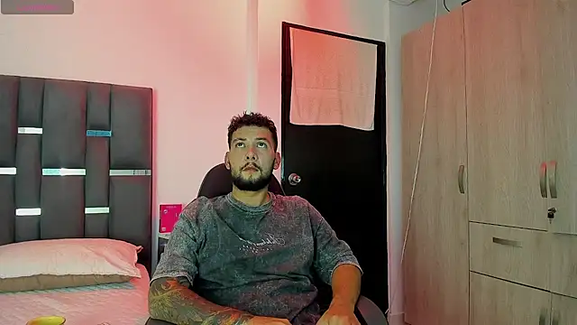 noah corvelle online show from November 14, 1:53 am