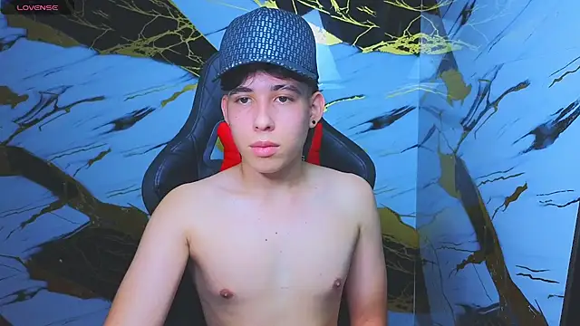 Suarezz10  online show from November 21, 6:29 pm