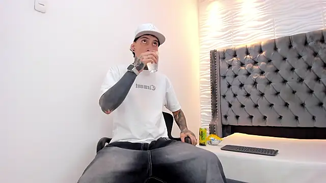 DANTE ARMSTRONG online show from January 14, 4:17 am