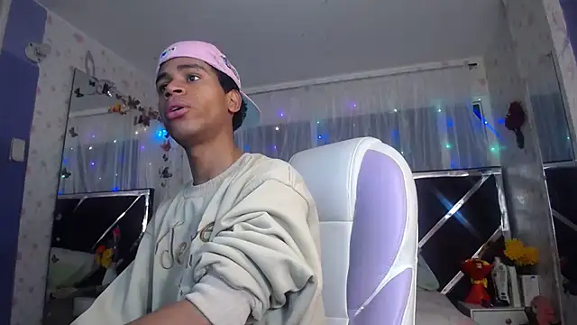 Santy bigcock 01 online show from July 29, 12:15 pm