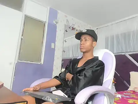 Santy bigcock 01 online show from November 20, 2:05 pm