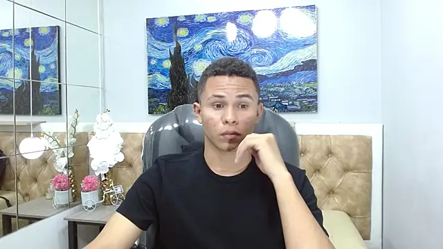 Liams18 online show from December 14, 9:11 pm