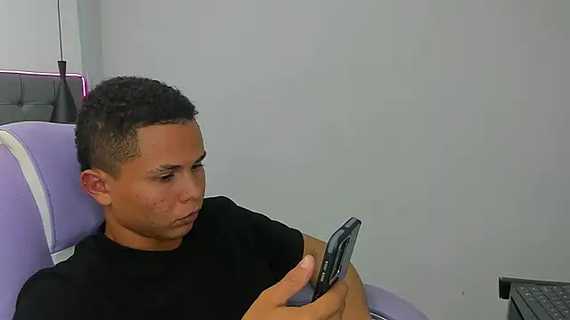 Liams18 online show from December 20, 3:24 am