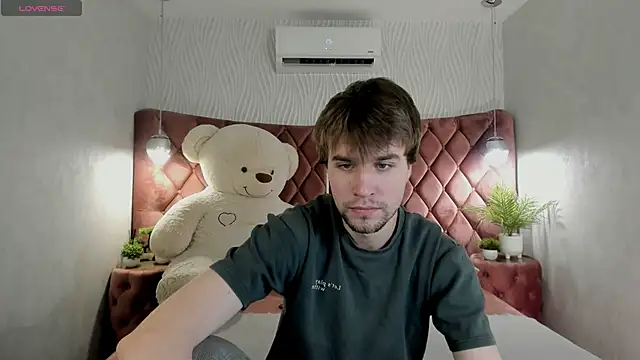 JonnahHell online show from November 28, 1:02 pm