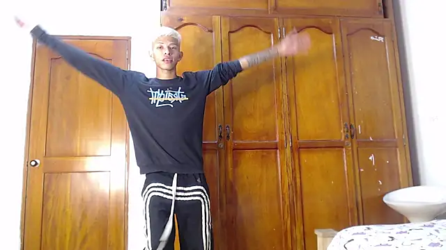 Tessachains 2  online show from February 27, 1:51 am