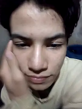 Luiguitw18 online show from November 10, 5:01 am