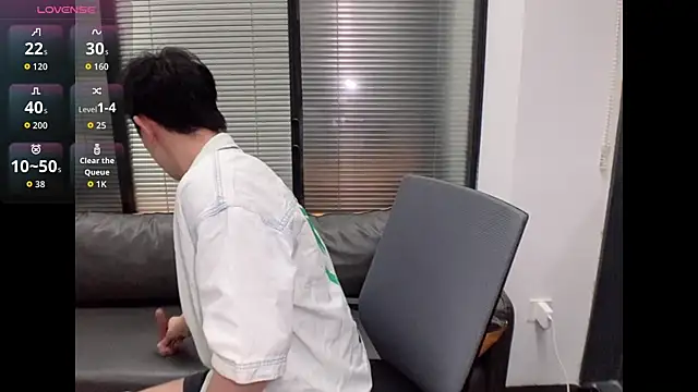 CouplingCry online show from January 10, 1:15 pm