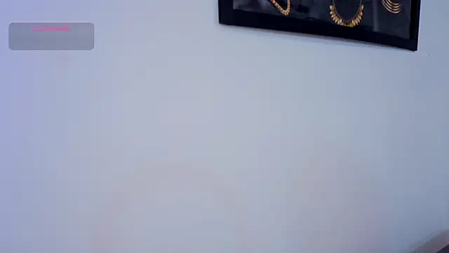 Un Sluttyy online show from March 27, 11:00 am