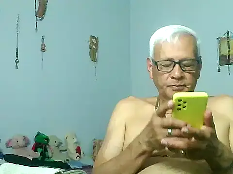 dirtysluttyfist online show from December 15, 8:17 pm