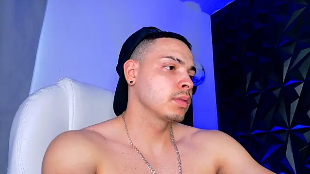 Maxwell Dupont online show from December 18, 9:55 pm