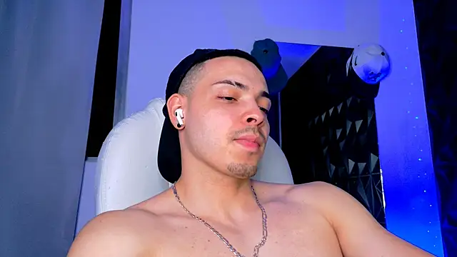 Maxwell Dupont online show from January 9, 11:43 pm