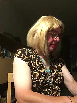 simone xdressing online show from July 8, 1:20 am