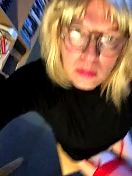 simone xdressing online show from December 14, 2:24 pm