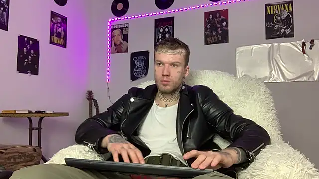 Huntall77 online show from March 16, 3:46 am