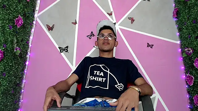 sexy  latin cum online show from November 11, 12:10 pm