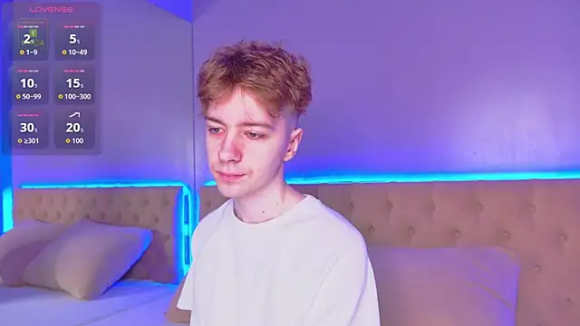 Paul Holt online show from December 4, 9:00 pm