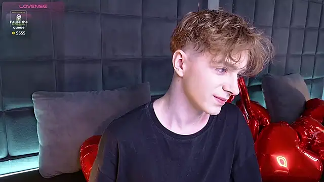 Paul Holt online show from February 12, 9:54 pm