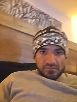 piggylatino online show from February 18, 2:42 am