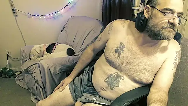 MrBigginTX online show from February 4, 11:44 pm