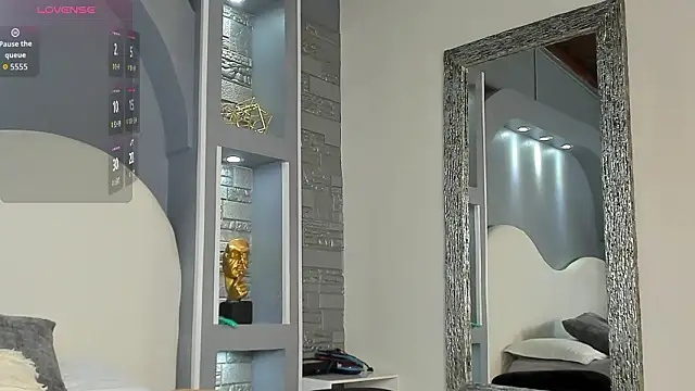 Valentino moretti online show from February 2, 11:51 am