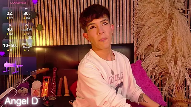 Angeldust19 online show from April 7, 3:17 am